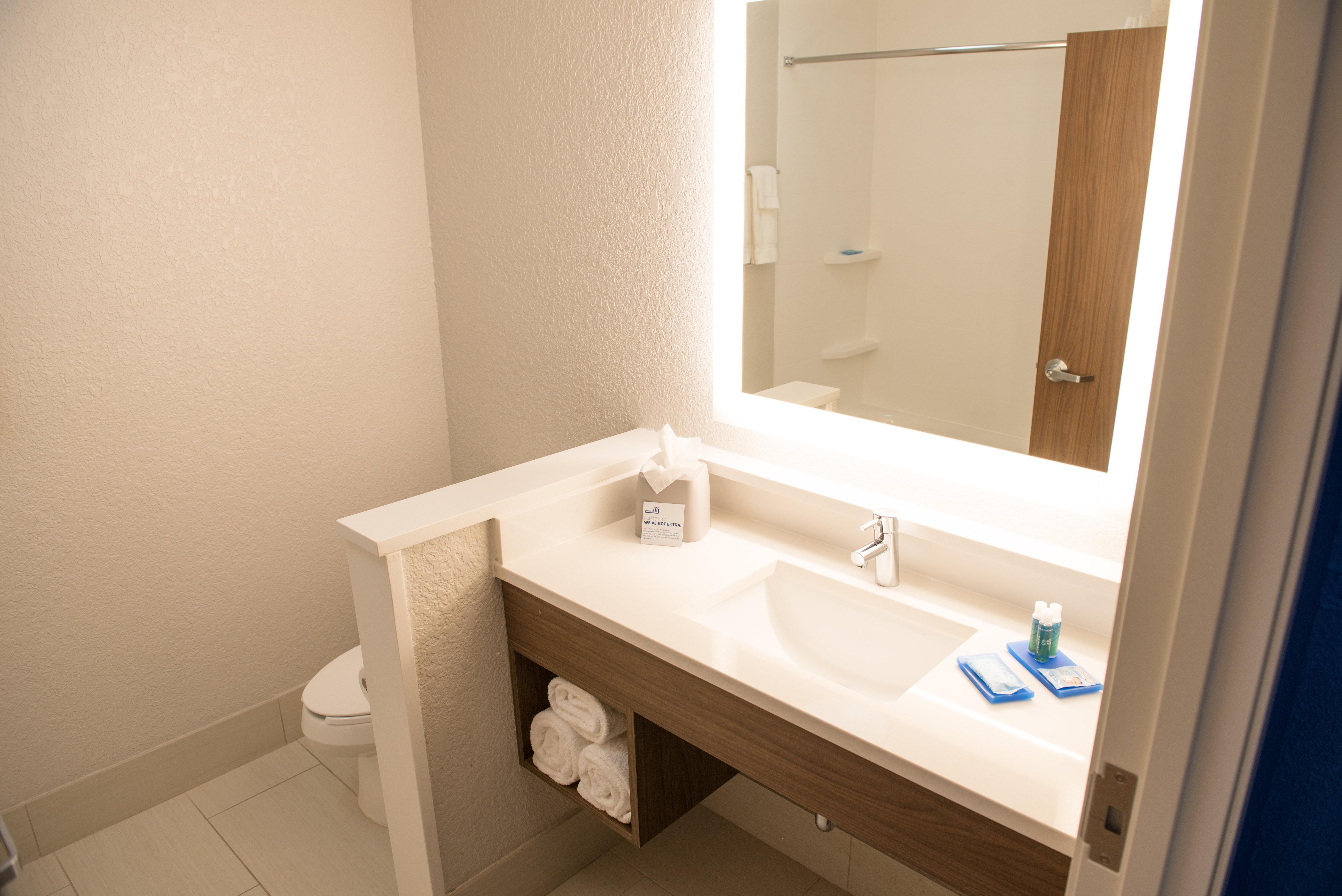 Holiday Inn Express & Suites - Fort Wayne North By Ihg Sunnybrook Acres Exterior foto
